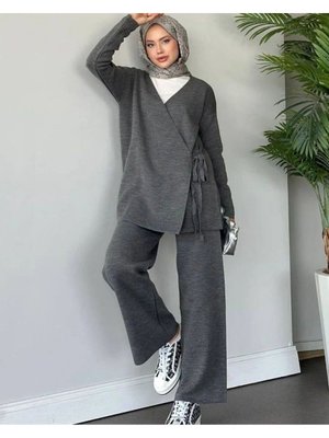 Çapraz Bağlamalı Triko Takım