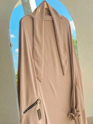 İnara Ferace Afgan Takımı Kaydırmaz Peçeli Ve Cepli Bej Renk