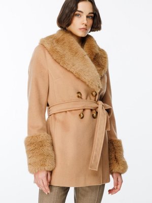 Camel Yakası Ve Kol Uçları Kürklü Kaşe Kaban Camel Yakası Ve Kol Uçları Kürklü Kaşe Kaban