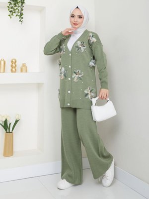 Yeşil Çiçek Nakışlı Triko İkili Takım Yeşil Çiçek Nakışlı Triko İkili Takım