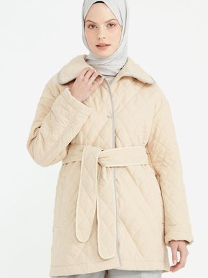 Biye Detaylı Kapitone Mont Bej Biye Detaylı Kapitone Mont Bej