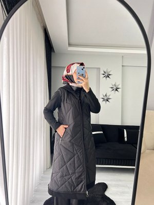 Kapüşonlu Cepli Kapitone Yelek