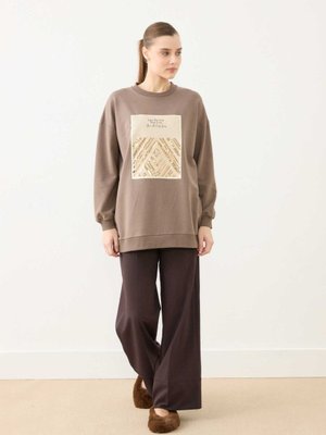 Baskısı Pul İşlemeli Sweatshırt Toprak