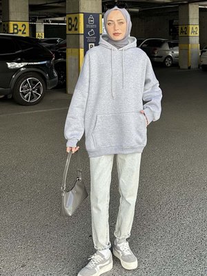 Üç Iplik Kanguru Cep Sweatshirt Gri Üç Iplik Kanguru Cep Sweatshirt Gri