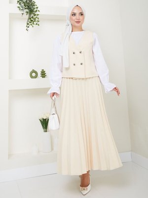 Krem Piliseli Etekli Yelekli Parça Takım Krem Piliseli Etekli Yelekli Parça Takım