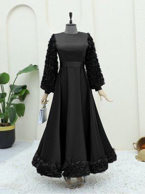 Eteği Ve Kolları Gül Detaylı Saten Abiye Elbise Siyah Eteği Ve Kolları Gül Detaylı Saten Abiye Elbise Siyah