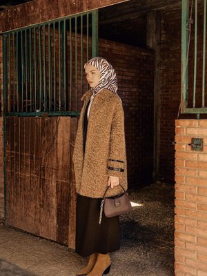 Deri Garnili Kol Bant Detaylı Kaban Camel Deri Garnili Kol Bant Detaylı Kaban Camel