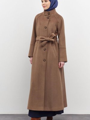 Dik Yakalı Beli Kuşaklı Manto Tarçın