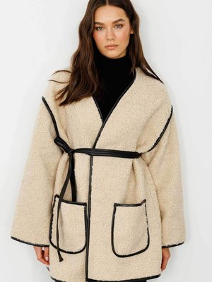 Deri Biyeli Bej Tedy Mont