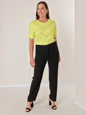 Siyah Yanları Lastikli İthal Krep Büyük Beden Pantolon