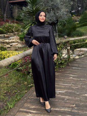 Taş Detaylı Balon Kol Saten Elbise