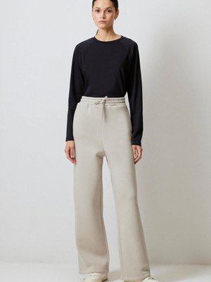 Beli Lastikli Şardonlu Örme Pantolon Beli Lastikli Şardonlu Örme Pantolon