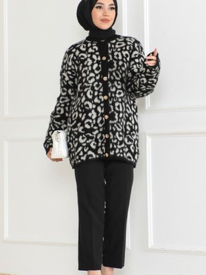 Beyaz Leopar Desenli Triko Hırka