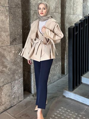 Prag Kemerli Kısa Trençkot Bej Prag Kemerli Kısa Trençkot Bej