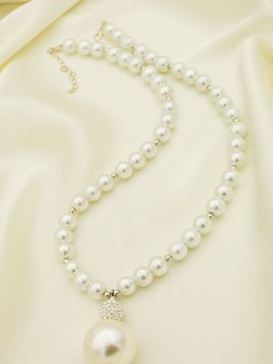 Beyaz İncili Tasarım Kolye Beyaz İncili Tasarım Kolye