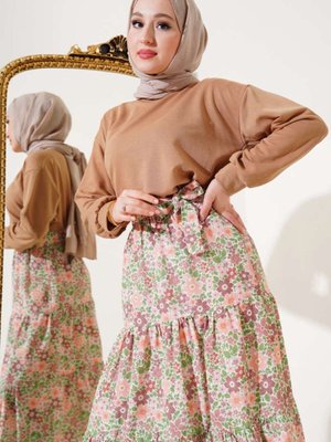 Bej Çiçek Desenli Etekli İkili Takım Bej Çiçek Desenli Etekli İkili Takım