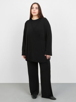 Siyah Kruvaze Kapama Örme Büyük Beden Takım