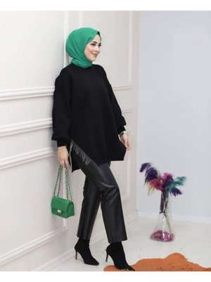 Yarı Zincirli Triko Tunik Siyah Yarı Zincirli Triko Tunik Siyah