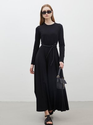 Pamuklu Kulplu Elbise Siyah Pamuklu Kulplu Elbise Siyah