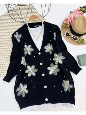 Kaliteli İpliğiyle Çicek İşlmeli Uzun Triko Hırka