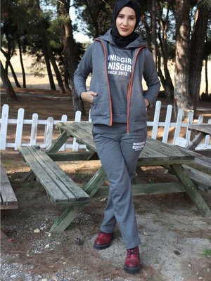 Günlük Kışlık Şık Ve Rahat Üçlü Eşofman Takımı