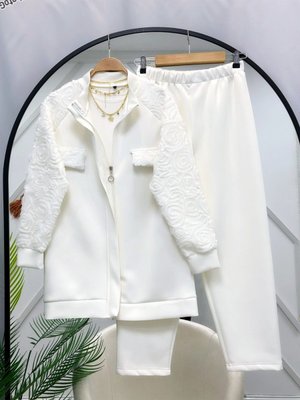 Tül Detaylı Takım