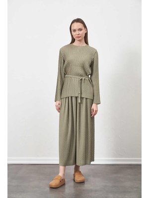 Çağla Pliseli Pantolon