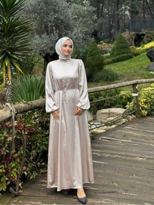 Taş Detaylı Balon Kol Saten Elbise