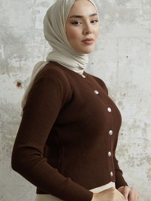Loren Taş Düğmeli Triko Kısa Hırka Acı Kahve Loren Taş Düğmeli Triko Kısa Hırka Acı Kahve