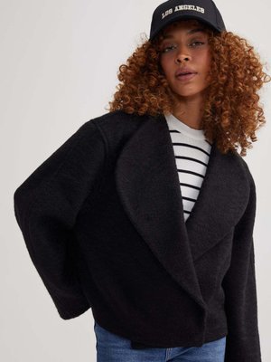 Qulıne Kısa Kaşe Kaban Siyah