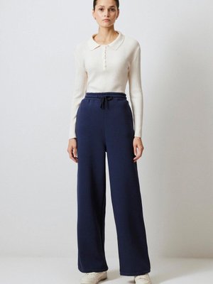 Beli Lastikli Şardonlu Örme Pantolon Beli Lastikli Şardonlu Örme Pantolon