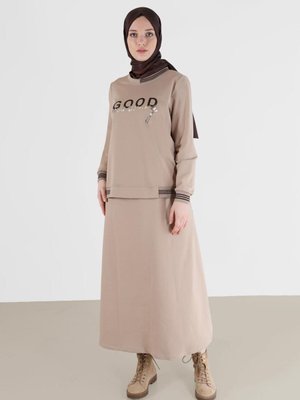 Yazı Baskılı Manşetleri Lastikli İkili Etekli Eşofman Takımı