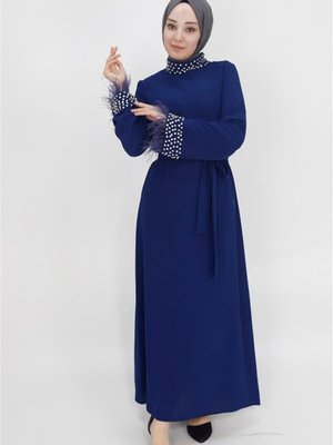 Lacivert Krep Kumaş Yakası Ve Bileği Taş Detaylı Abiye Elbise Lacivert Krep Kumaş Yakası Ve Bileği Taş Detaylı Abiye Elbise
