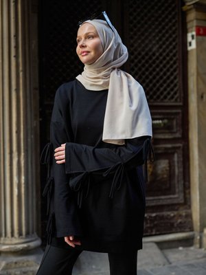 Kolu Bağcık Detaylı Tunik Siyah Kolu Bağcık Detaylı Tunik Siyah