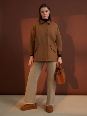 Kahverengi Yakası Ve Manşetleri Deri Detaylı Oversize Ceket