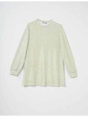 Çizgili Sıfır Yaka Sweatshirt Fıstık Yeşili Çizgili Sıfır Yaka Sweatshirt Fıstık Yeşili