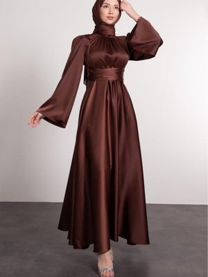 İspanyol Kol Beli Dolamalı Saten Abiye Elbise Acı Kahve İspanyol Kol Beli Dolamalı Saten Abiye Elbise Acı Kahve
