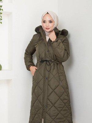 İçi Astarlı Belden Bağcıklı Kapüşonlu Yandan Cep Fermuarlı Kapitone Mont