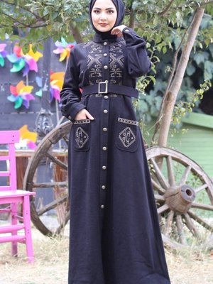 Siyah Nakış Detaylı Kaşe Kaban Siyah Nakış Detaylı Kaşe Kaban