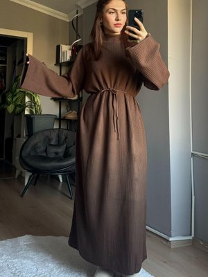 İp Bağlamalı Triko Elbise Kahverengi İp Bağlamalı Triko Elbise Kahverengi