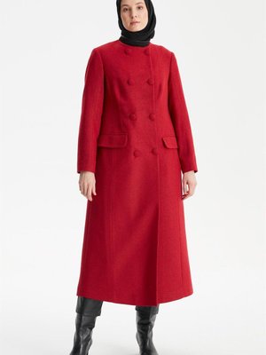 Anvelop Yaka Düğmeli Manto Kırmızı Anvelop Yaka Düğmeli Manto Kırmızı