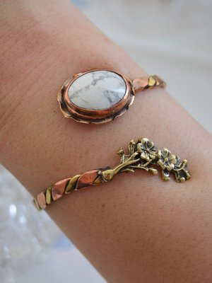 Bakır Renk Havlit Taşlı El Yapımı Bileklik