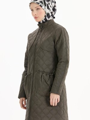 Cebi Lastik Detaylı Kapitone Kaban Haki Cebi Lastik Detaylı Kapitone Kaban Haki