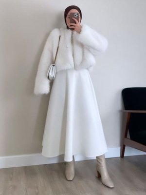 Puf Beyaz Tesettür Beli Lastikli Kloş Etek Puf Beyaz Tesettür Beli Lastikli Kloş Etek