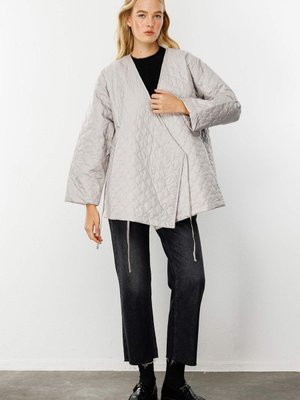 Anvelop Bağlamalı Gri Kapitone Mont