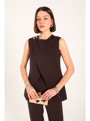 Kahverengi Düğme Detaylı Krep Yelek