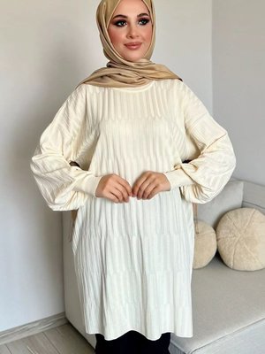 Ekru Kendinden Desenli Bisiklet Yaka Triko Tunik Ekru Kendinden Desenli Bisiklet Yaka Triko Tunik