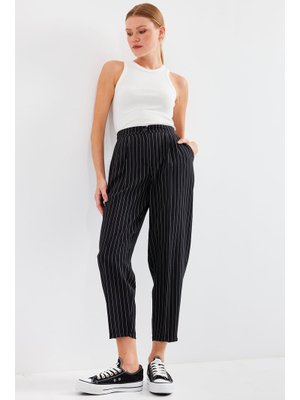 Siyah Yüksek Bel Çizgili Kumaş Pantolon Siyah Yüksek Bel Çizgili Kumaş Pantolon