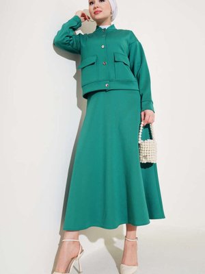 Yeşil Metal Düğmeli Etekli Scuba İkili Takım Yeşil Metal Düğmeli Etekli Scuba İkili Takım