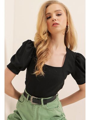 Siyah Kare Yaka Örme Bluz Siyah Kare Yaka Örme Bluz